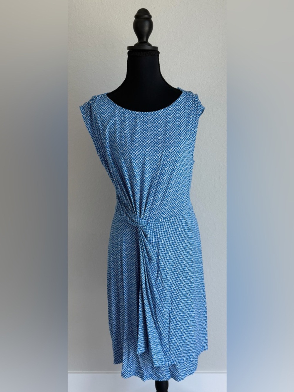 Tommy Bahama Blue & White Patterned Knot-Front Cap Sleeve‎ Midi Dress, Medium
